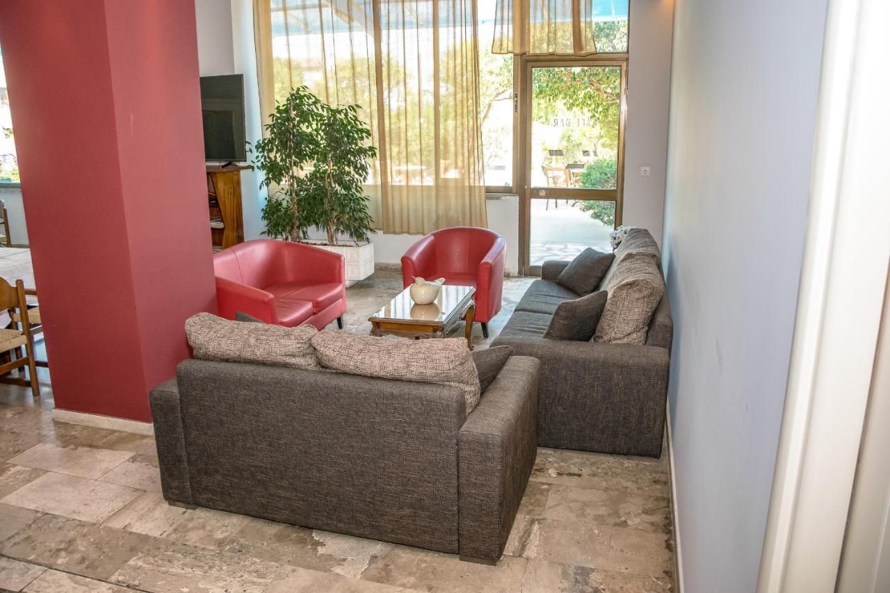 Telis Hotel Aigio Esterno foto
