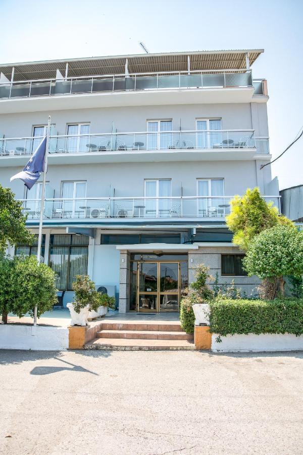 Telis Hotel Aigio Esterno foto