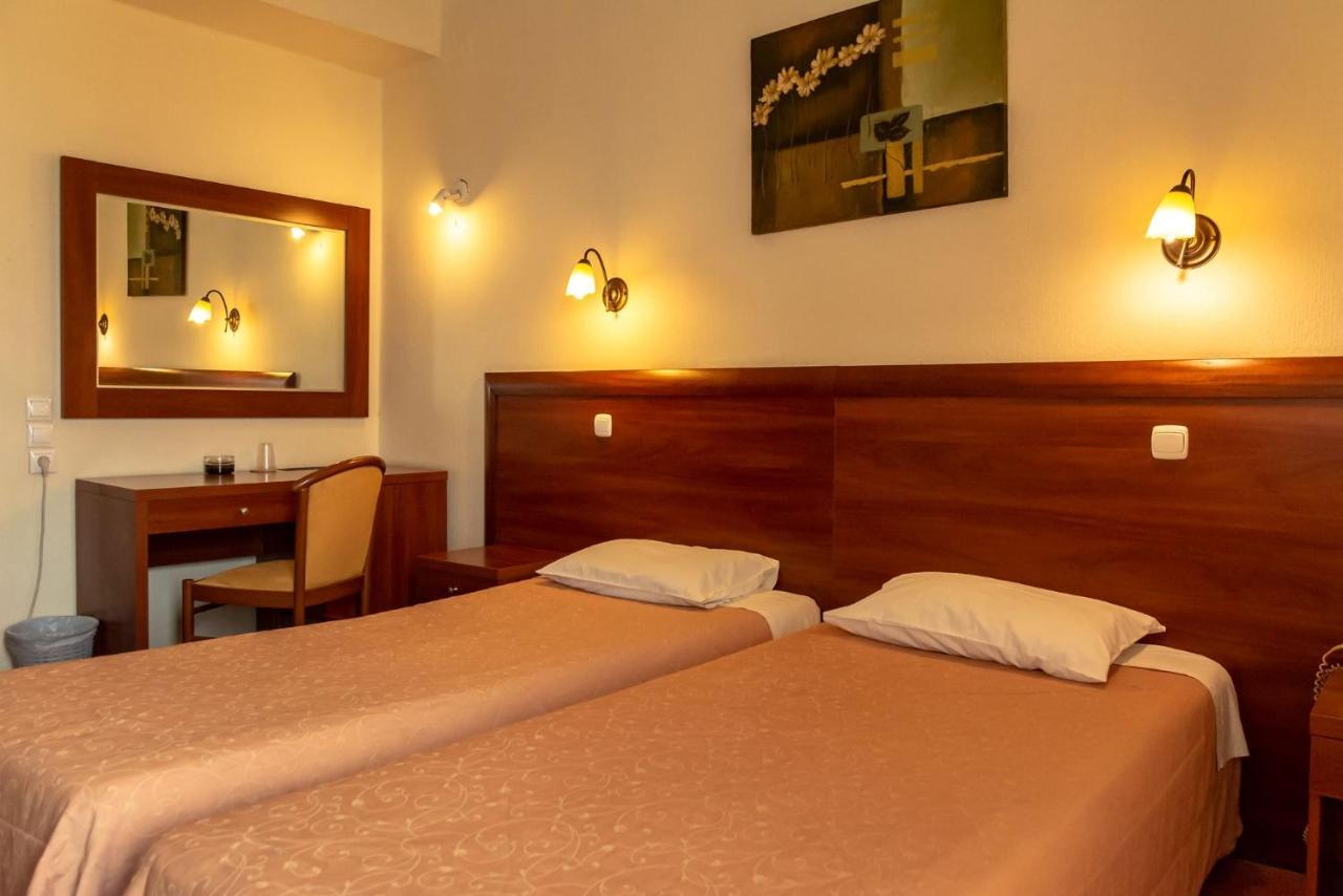 Telis Hotel Aigio Esterno foto