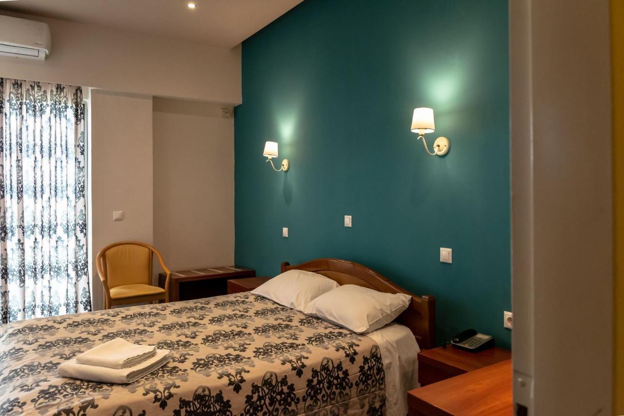 Telis Hotel Aigio Esterno foto