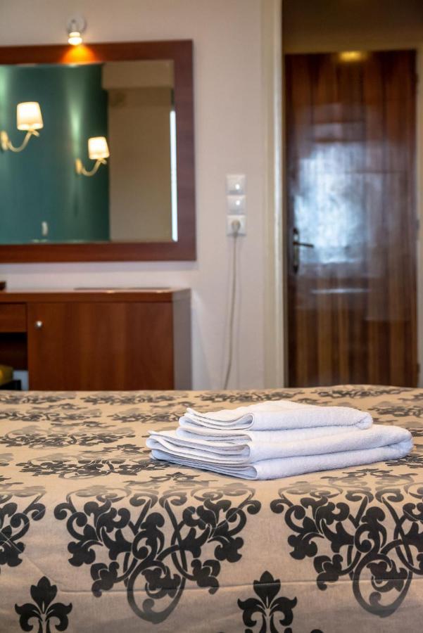 Telis Hotel Aigio Esterno foto