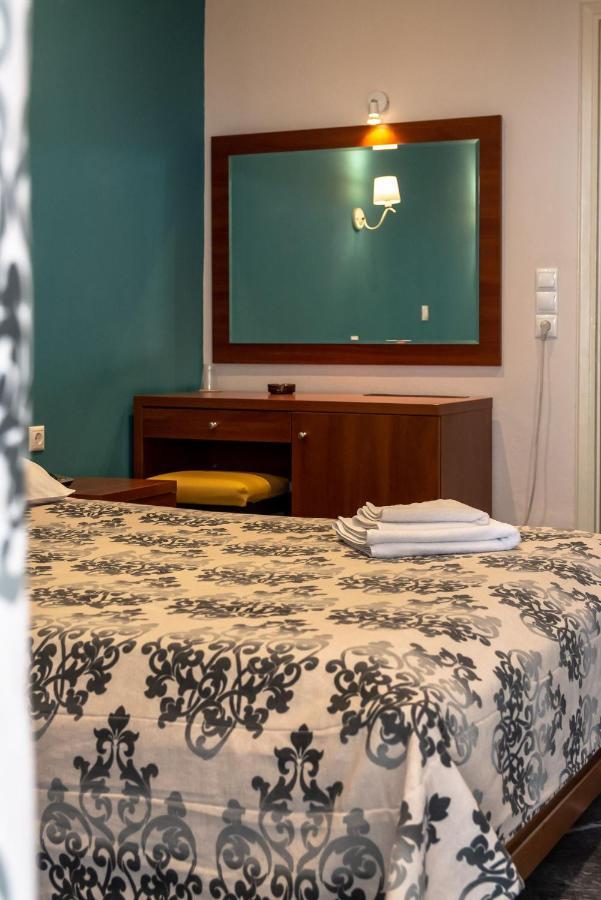Telis Hotel Aigio Esterno foto