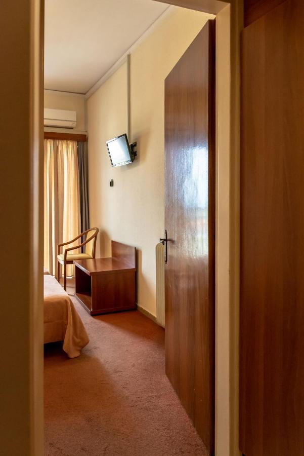 Telis Hotel Aigio Esterno foto