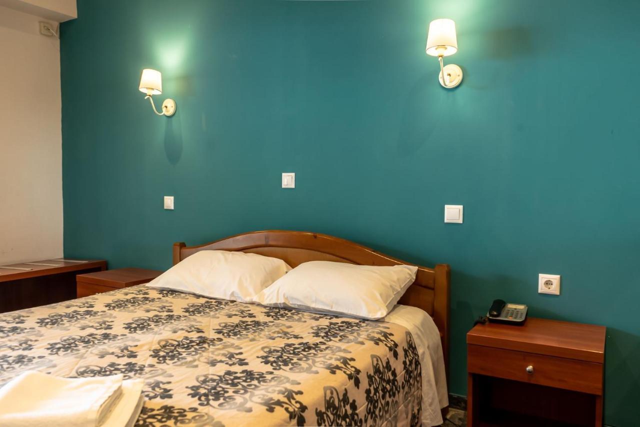 Telis Hotel Aigio Esterno foto
