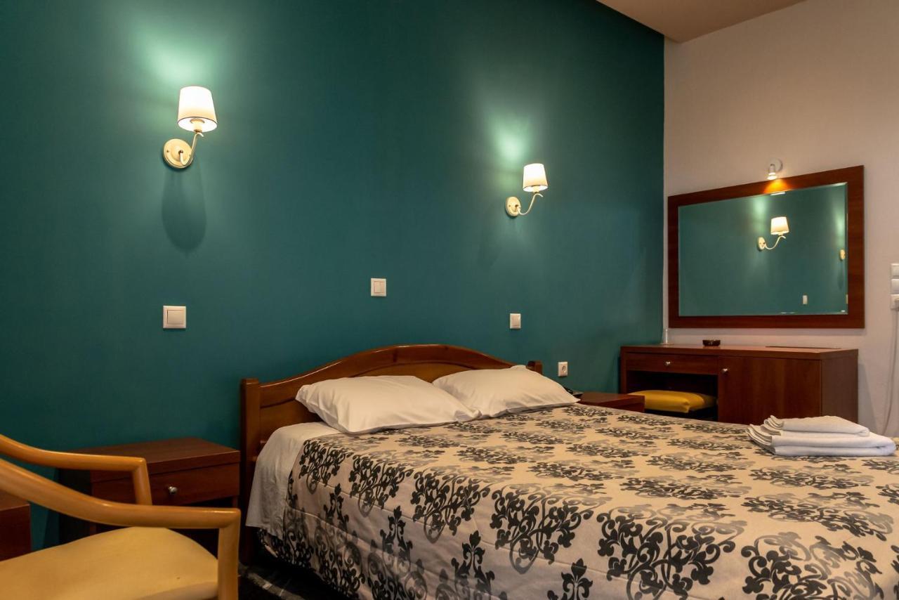 Telis Hotel Aigio Esterno foto